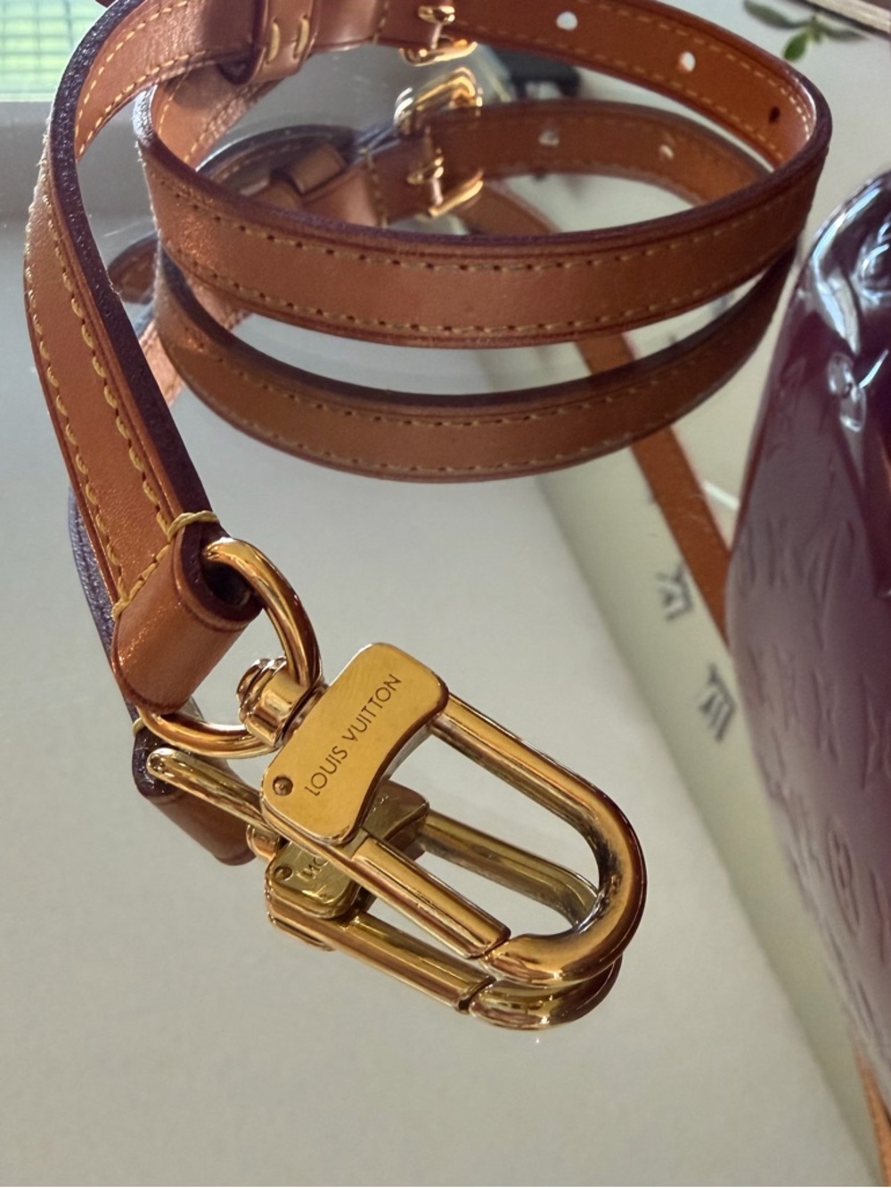 *LIKE NEW* Louis Vuitton Brea GM in Amarante Monogram Vernis Bag - Picture 6 of 17